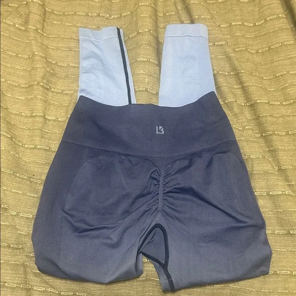 EUC Buffbunny Blue Ombré Athletic Leggings Medium - Picture 3 of 4